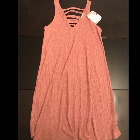 Pink Rose Dresses & Skirts - BNWT Vintage Pink Rose Dress 🌸